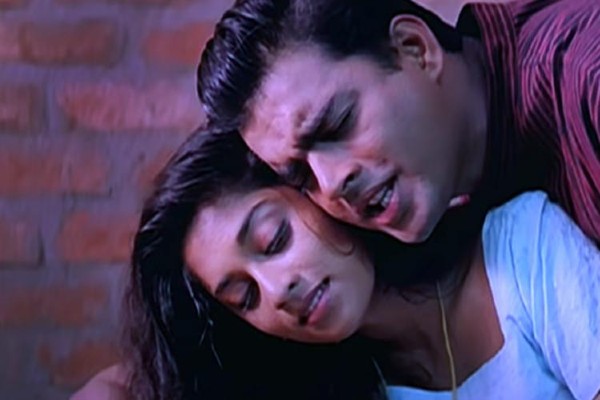 A still from Alaipayuthey