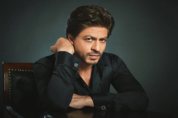 SRK posing