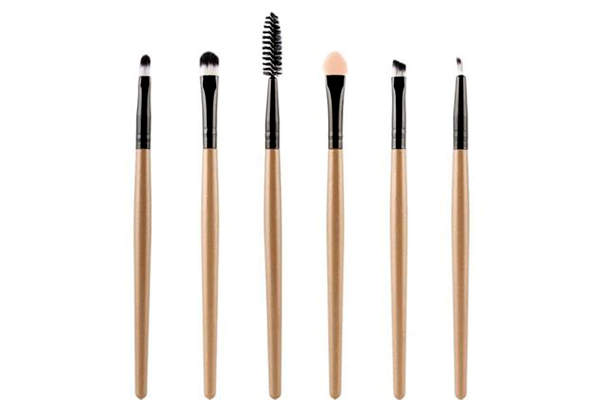 Flat brushes for eye makeup
