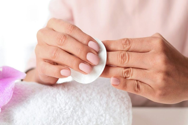 Soak Your Nails In Cotton Pads Acetone